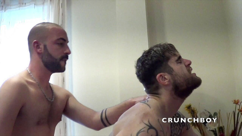 Crunch Boy: Issac dipergunakan oleh Dani Bash