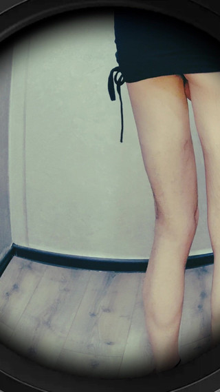 Lana Cross: Chodím sám po domě