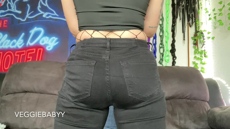 Veggiebabyy: Goth Step-sis Makes U Cum to Her Asshole