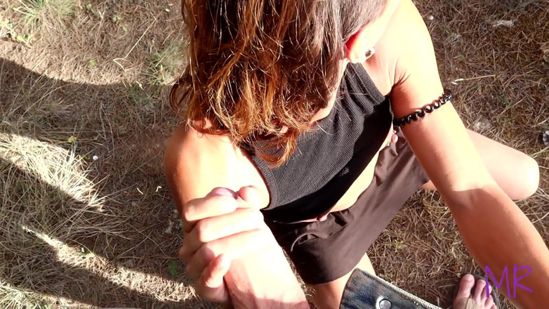 Magia Rosa: Seks amatur di dalam hutan di luar, awek fleksibel kecil