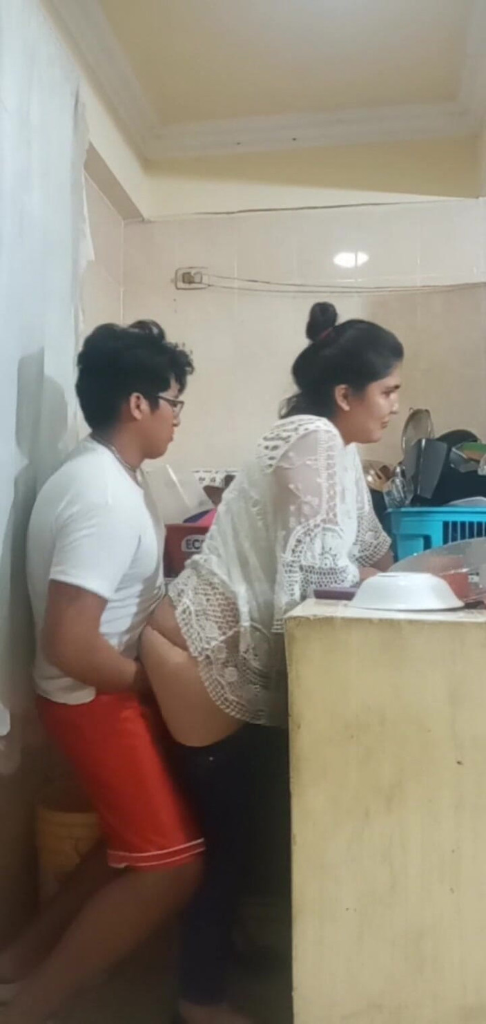 E-Alfa: Maid Fucked When She Washes the Dishes in the Kitchen