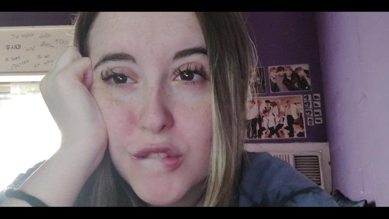 RavenHearth666VIP: Je te regarde et croise les yeux