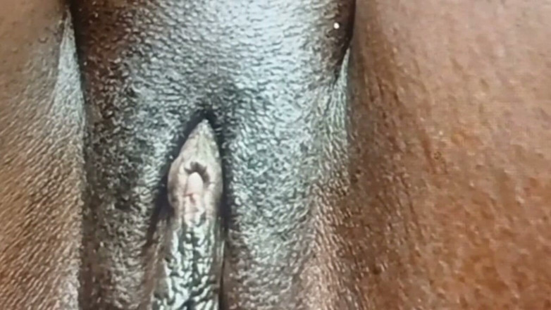 BRNDPO: Burundian Woman: Discovery of Female Pleasure and the Clitoris
