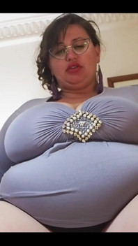 Older Stepsis Seducing You and Make U Worship Those Monsters