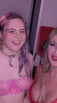 Sexy Babes Pleasing a Bung of Hard Dicks in the Circle