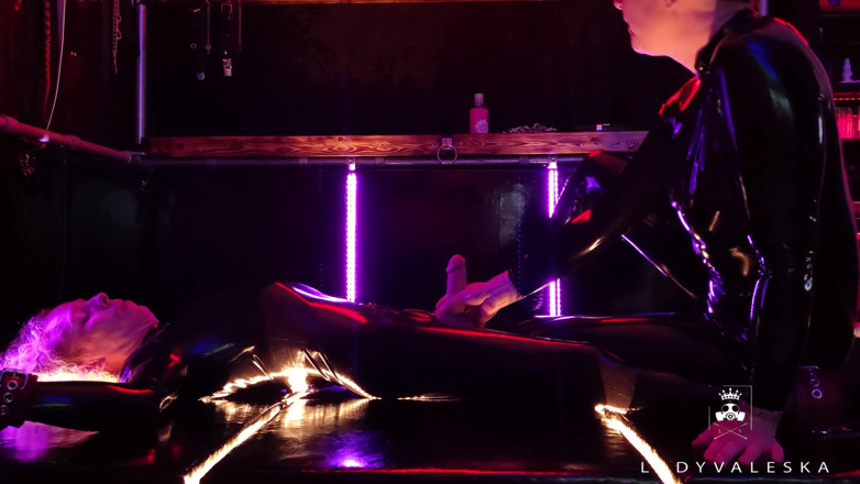 Lady Valeska: Unausweichlicher gefessellicher orgasmus