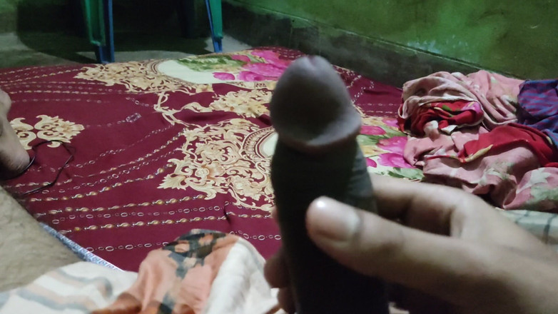 Good boy52: Chico flaco de Bangladesh tratando de algo