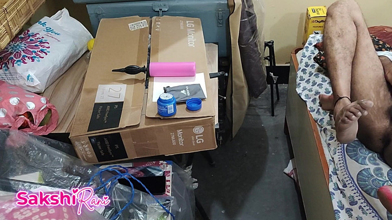 sakshi_raniii: Pemilik kedai tertangkap dia melancap pepek