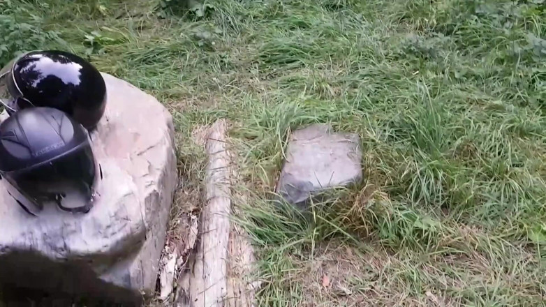 Tiny Teena: Blowjob dan kongkek hutan