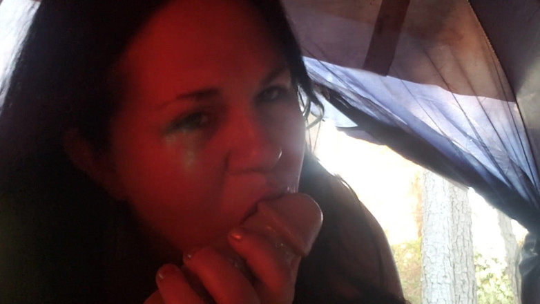 Riderqueen: BBW sucks dick outdoors
