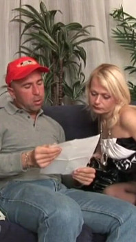 Padanes mají rádi ptáka, který uspokojuje jakoukoli touhu, kterou mají, a přináší je na maximum vzrušení, aby je podmanila