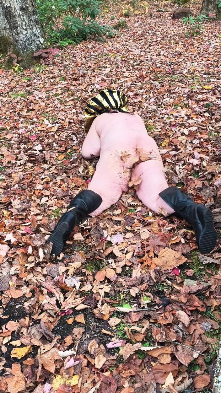 HerculesnVENUS: Une feuille de cul coquine joue dans son cul en...