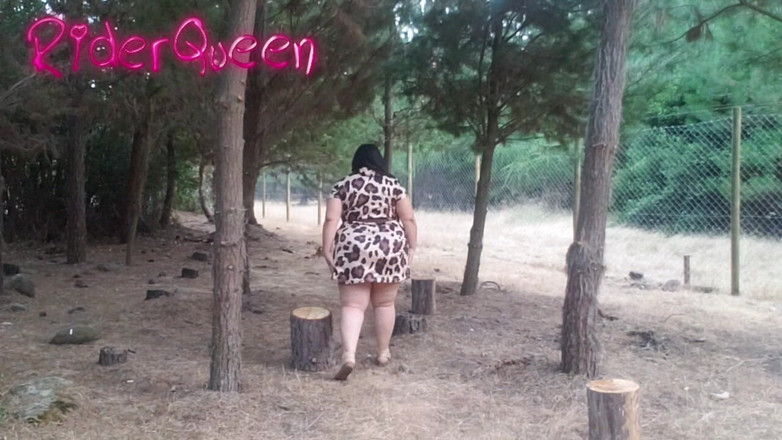 Riderqueen BBW Step Mom Latina Ebony: Ass Worship Sexy Stepmom Outdoors