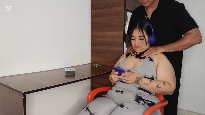 DimitryOfficial: Поки моя зведена сестра зайнята, я приходжу, щоб розслабити її, трохи ніжності, звабити і часто трахати.