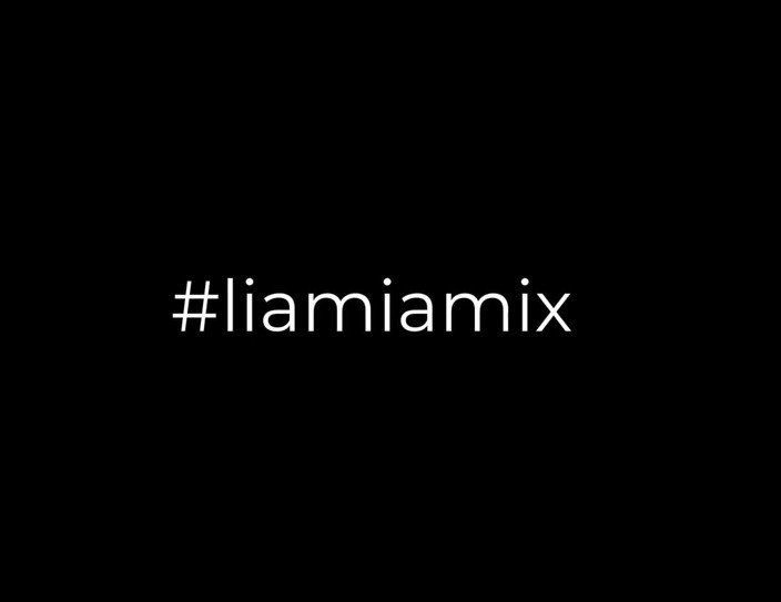 LiaMiamiX: Tlustý zadek bílé holky jezdí na robertku