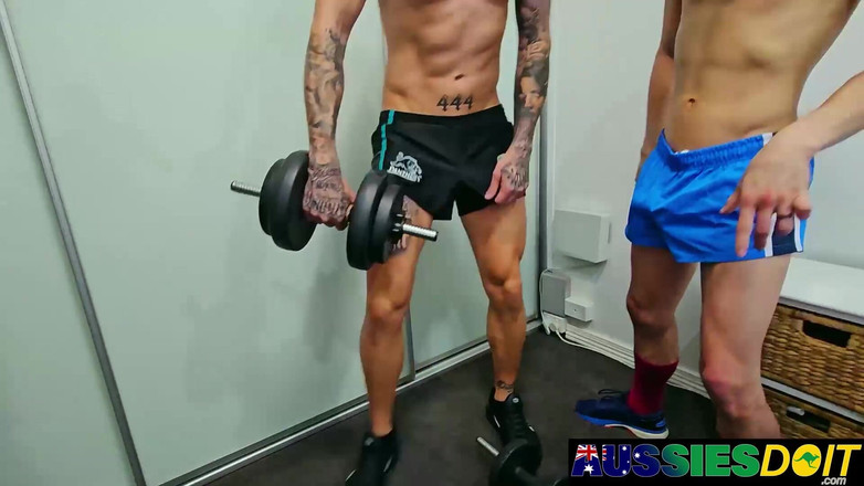 AussiesDoIt: Andie Elijah'ı kamera arkası sikiyor
