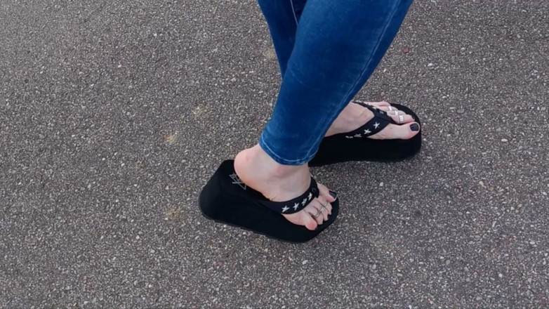 Heelex: I Cum on a Walk in Broad Daylight, Not Using...