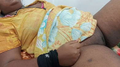 Veni: Pasangan Tamil menghisap dan berkongkek keras panas