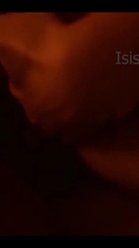 Sexy manželka požádá svého milence, aby ji ošukal do zadku a miluje to, anální sex | Isis Sun
