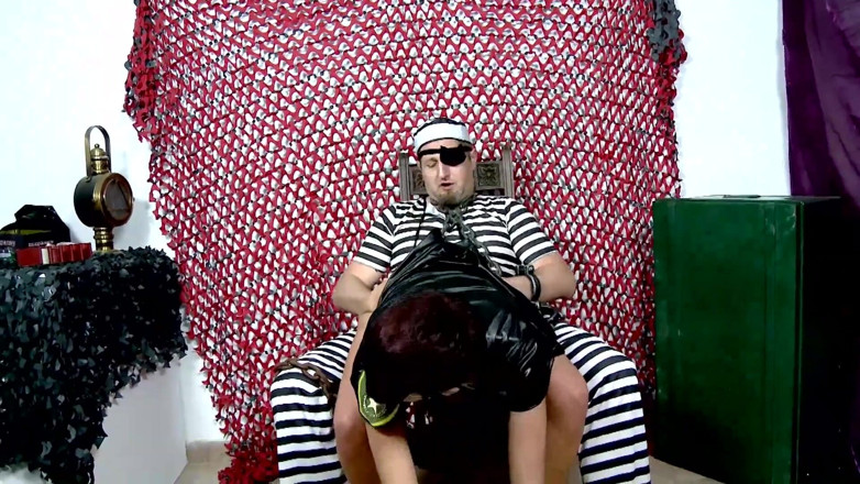 Real Home Made: Big cock sucking petite pussy fucking in the prison