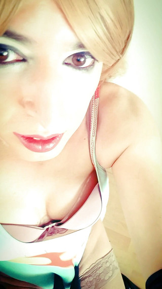 Tammy sissy slave: Sissy miluje masturbaci v plavkách