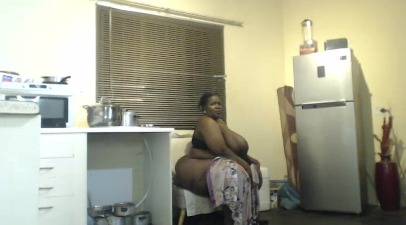 Legendary Booty Overdose: Kåta SSBBW stönande fetisch och vibrator retas