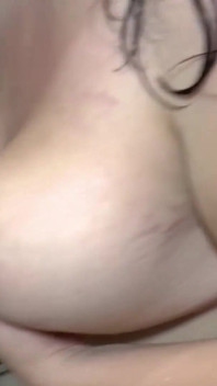 Bbw blåser stor och hård kuk i badrummet