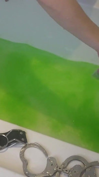 Slimy Spider Gag & Perhambaan logam tergelincir