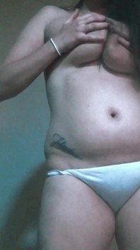 Quarentena peso ganho bbw gorda gordinha milf mostra sua barriga grande