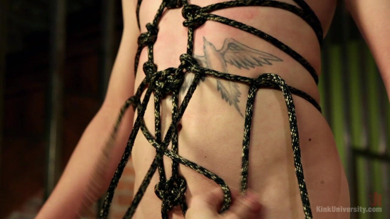 Kink University: Esclavitud de cuerda para cosificación - con Nikki Nefarious