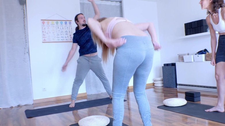 Lety Howl: Very Private Yoga Session. Intense Threesome with Xxl Toy