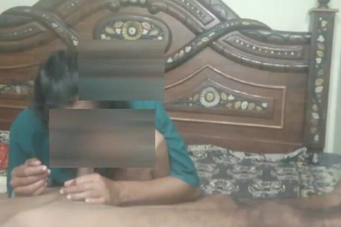 Tarelgc: A hot sexy indian girl suck his boy friend cock...