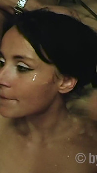Teen Anna Slut Gives Cum Mouthfuck
