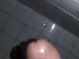 Black guy: Spermashot i duschen Scen 1