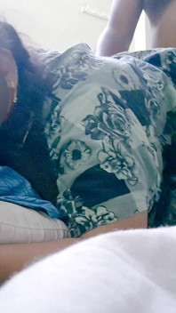 Adik ipar desi seksi dalam pakaian malam menunggang batang saya dengan baik saya mengongkeknya dengan keras dalam gaya doggy & creampied pepeknya