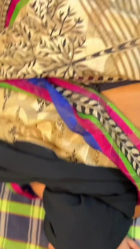 Arabská suchá velká kundička a obrovská prdel hot hospodyňka chce velký penis manželova kamaráda uvnitř její kundičky!