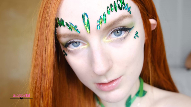 Destination Kat: Velenosa ivy obbediente joi