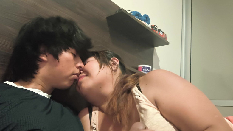 Moo DBOXXX: Ta samotna macocha chce ze mnie uzyskać więcej mleka, ale...