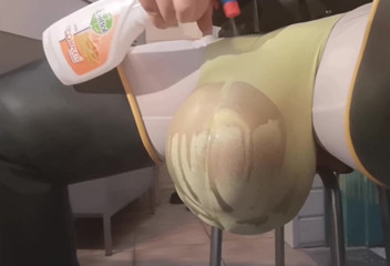 Monster_Meat_: Follando dentro de una meada de condón lleno