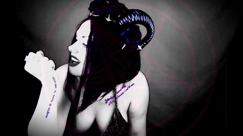 Goddess Misha Goldy: Demondrank zal je straffen voor lust en je helse slaaf...
