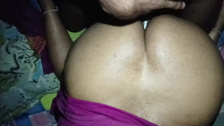 Roshalo Boudi: अनलॉकिंग नई सीमाएं: मोहिनी और भीष्णु का तीव्र चुदाई सत्र भाग 2