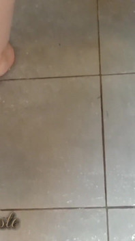 4K Nice Pee in the Shower