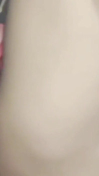 Ma jolie demi-sœur me donne une chance de baiser hier. Nous avons tous les deux profité d’une nuit complète, vidéo de sexe hindi