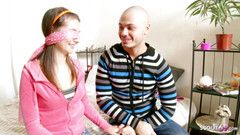 Full porn collection: Přirozená hubená teenagerka je přítelem překvapena a poprvé ošukaná do...