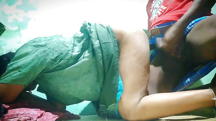 Priyanka314: Жена дези и друг Хусбант занимается сексом дома