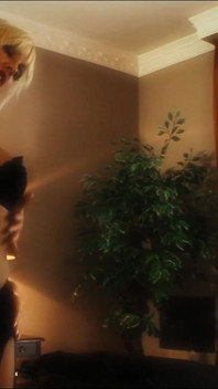 Adriana Russo en Doris beginnen samen hun lesbische avontuur