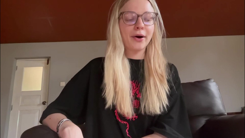 Goddess_Bella_Rae: 4 manieren om een slaaf te straffen