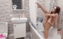 Gymrotic: Mary Way와 함께하는 특이한 유연한 샤워
