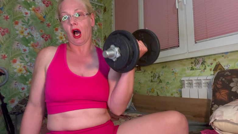 Putarankahotmilf: Ascensor de pesas, fetiche de bitseps, ruegadas por semen
