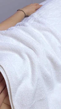 Masseur Filled Her Pussy Instead Normal Massage